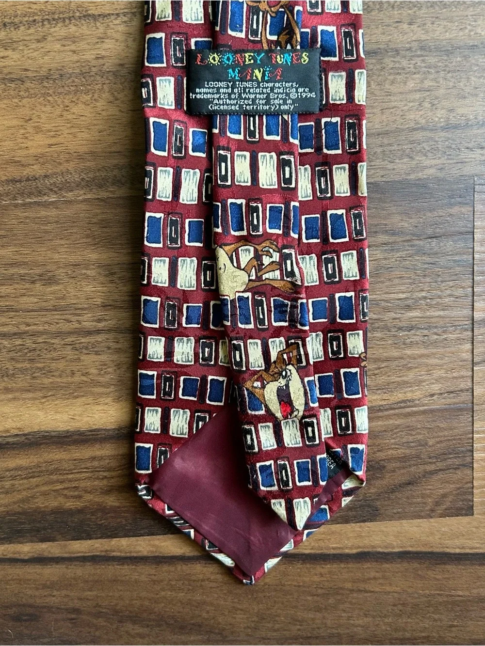 Looney toons 1994. Burgundy tie with yellow & blue box pattern & taz characters